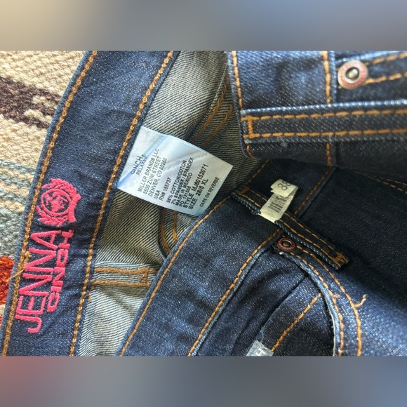 Brand new Cinch Jenna jeans - Picture 2 of 3